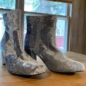 Velour/Velvet sliver/grey/gray booties w/ heel